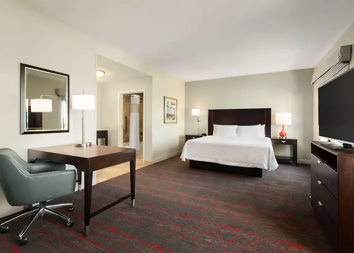 Hampton & Phoenix Glendale-westgate 3*