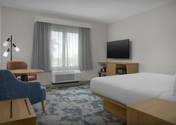 Hampton & Phoenix Glendale-westgate 3*