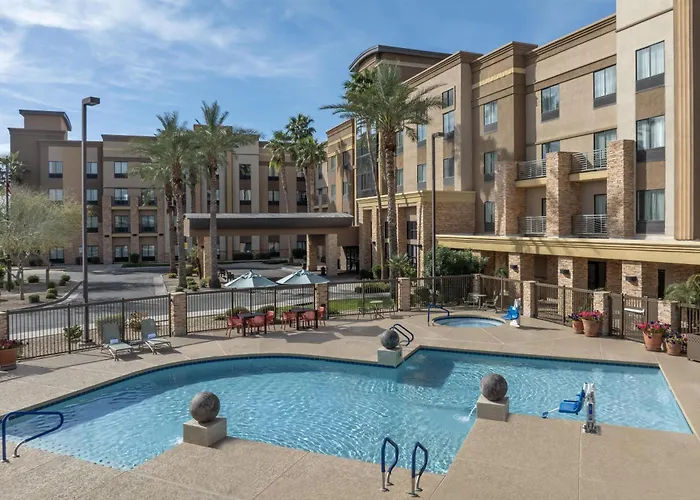 Hampton & Phoenix Glendale-westgate 3*