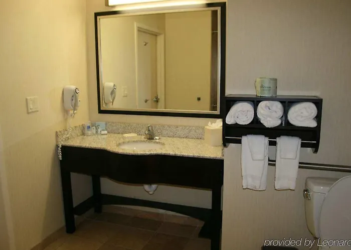 Hampton & Phoenix Glendale-westgate 3*