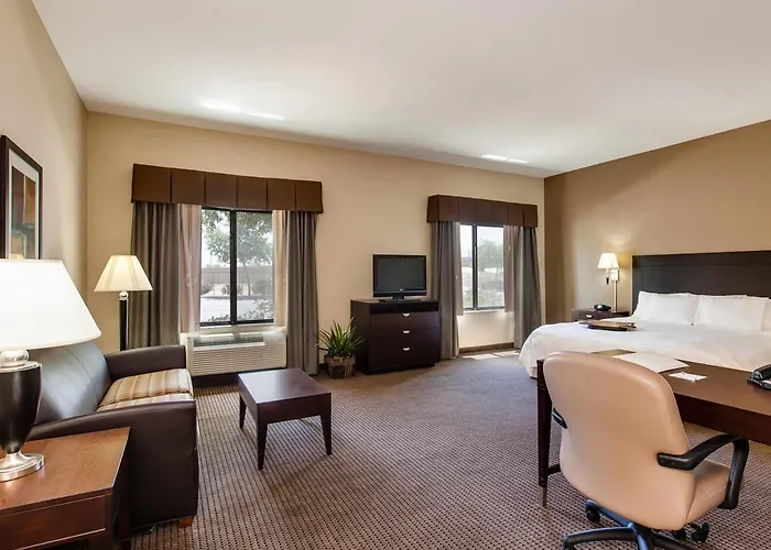 Hampton & Phoenix Glendale-westgate Hotel